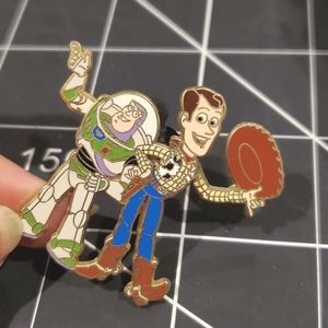 Disney Collectable 2008 Trading Pin - Toy Story 47915 Buzz Lightyear Woody